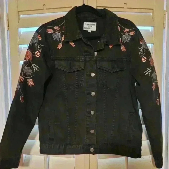 Embroidered Black Denim Jacket - Picture 7 of 10